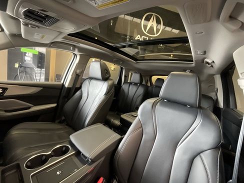 Certified 2025 Acura MDX w/ Technology Package image 11