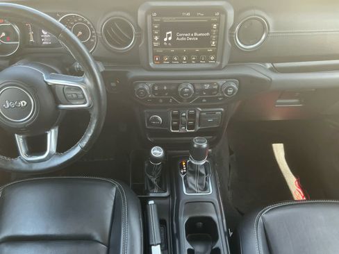 Used 2021 Jeep Wrangler Unlimited Sahara AWD/4WD image 11