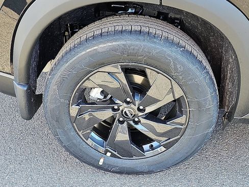 New 2026 Nissan Rogue SV w/ Cold Weather Package AWD/4WD image 5