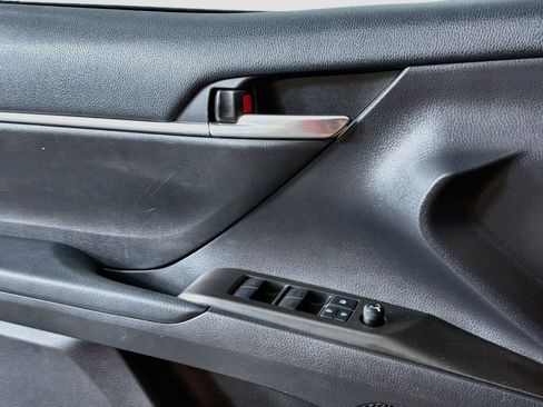 Used 2021 Toyota Camry SE FWD image 15