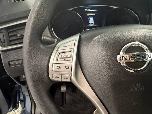 Used 2016 Nissan Rogue SV AWD/4WD image 12