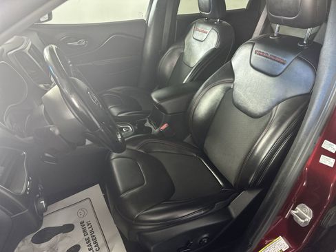 Used 2020 Jeep Cherokee Trailhawk w/ Cold Weather Group image 19