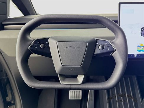 Used 2025 Tesla Cybertruck AWD Crew Cab image 12