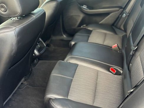 Used 2017 Chevrolet Impala LT w/ Convenience Package image 13