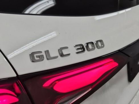 Used 2025 Mercedes-Benz GLC 300 image 7