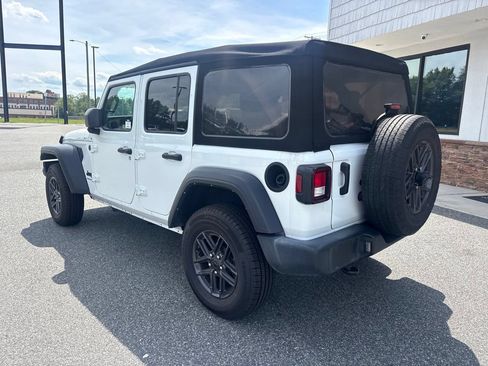 Used 2024 Jeep Wrangler Unlimited Sport AWD/4WD image 6