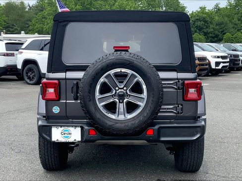 Used 2021 Jeep Wrangler Unlimited Sahara AWD/4WD image 4