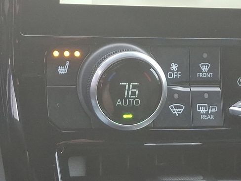 Used 2023 Toyota Highlander XSE image 25