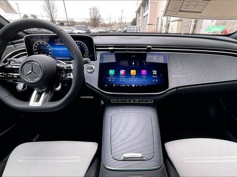 New 2026 Mercedes-Benz E 53 AMG e 4MATIC Sedan image 5