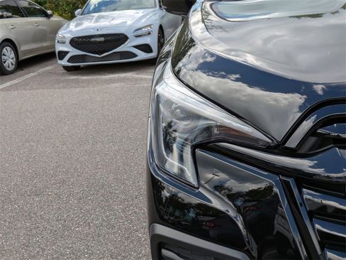 Certified 2025 Subaru Ascent Onyx Edition w/ Popular Package #2 image 10