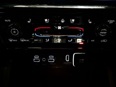 Used 2022 Jeep Grand Cherokee Trailhawk image 32