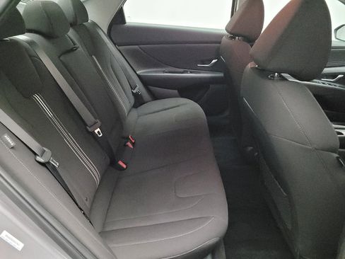 Used 2025 Hyundai Elantra SEL image 19