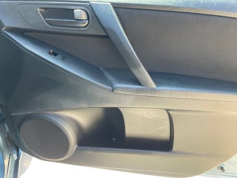 Used 2010 MAZDA MAZDA3 i Sport FWD image 23