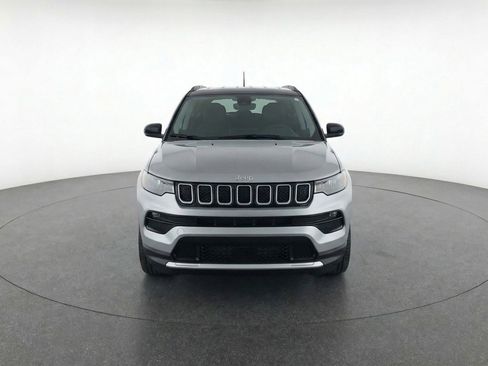 Used 2025 Jeep Compass Limited AWD/4WD image 2