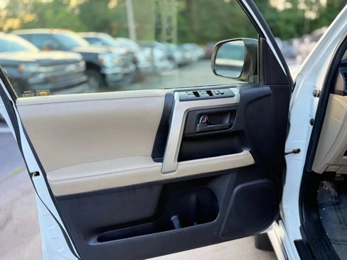Used 2013 Toyota 4Runner SR5 w/ Convenience Pkg AWD/4WD image 28