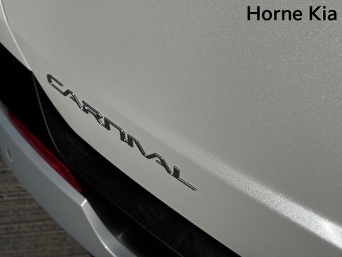 New 2026 Kia Carnival FWD image 9