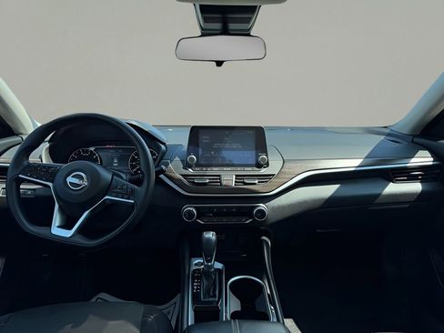 Used 2023 Nissan Altima 2.5 SV image 15