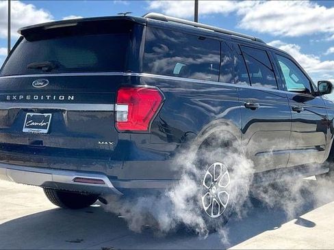 Used 2024 Ford Expedition Max XLT image 2