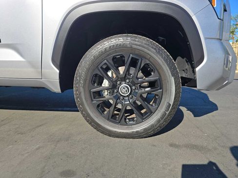 Used 2024 Toyota Tundra Limited image 9