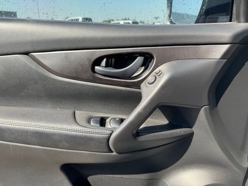 Used 2019 Nissan Rogue Sport S FWD image 13