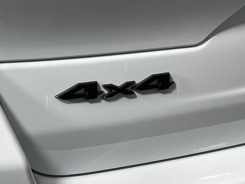 New 2025 Jeep Grand Cherokee Altitude AWD/4WD image 34