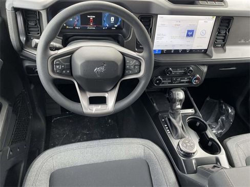 New 2025 Ford Bronco 4-Door image 4
