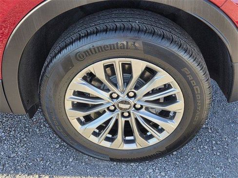 Certified 2025 Cadillac XT4 Premium Luxury image 12