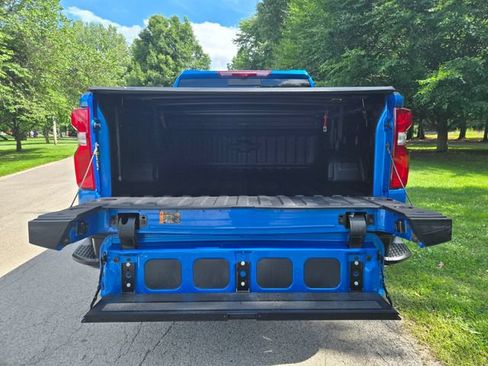 Used 2025 Chevrolet Silverado 1500 ZR2 w/ Technology Package AWD/4WD image 9
