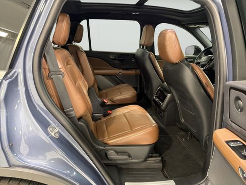 Used 2021 Lincoln Aviator Reserve w/ Equipment Group 201A RWD image 12