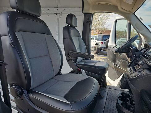 Used 2023 RAM ProMaster 2500 FWD image 10