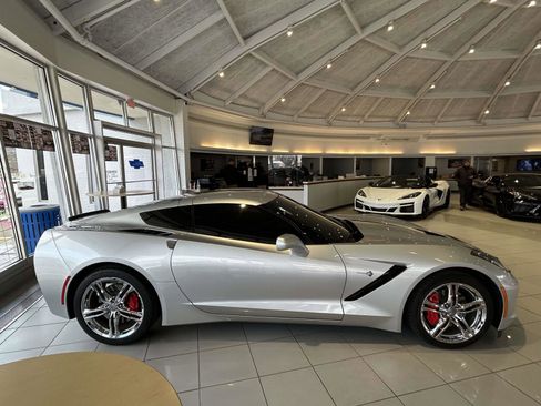 Used 2016 Chevrolet Corvette Stingray Coupe image 2