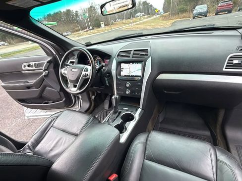 Used 2015 Ford Explorer XLT w/ Equipment Group 202A image 48