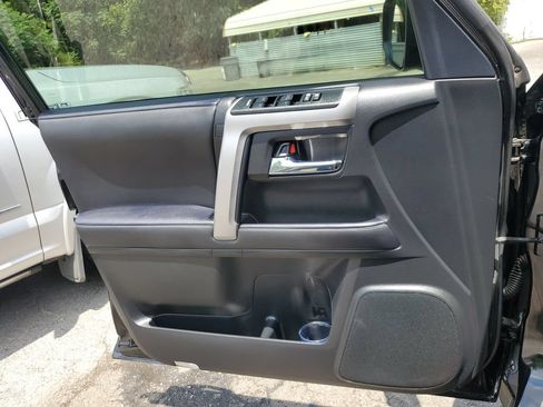 Used 2023 Toyota 4Runner SR5 Premium w/ Moonroof Package RWD image 29