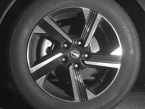 Used 2025 Nissan Sentra SV image 12