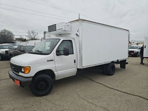 Used 2007 Ford E-450 and Econoline 450 RWD image 9