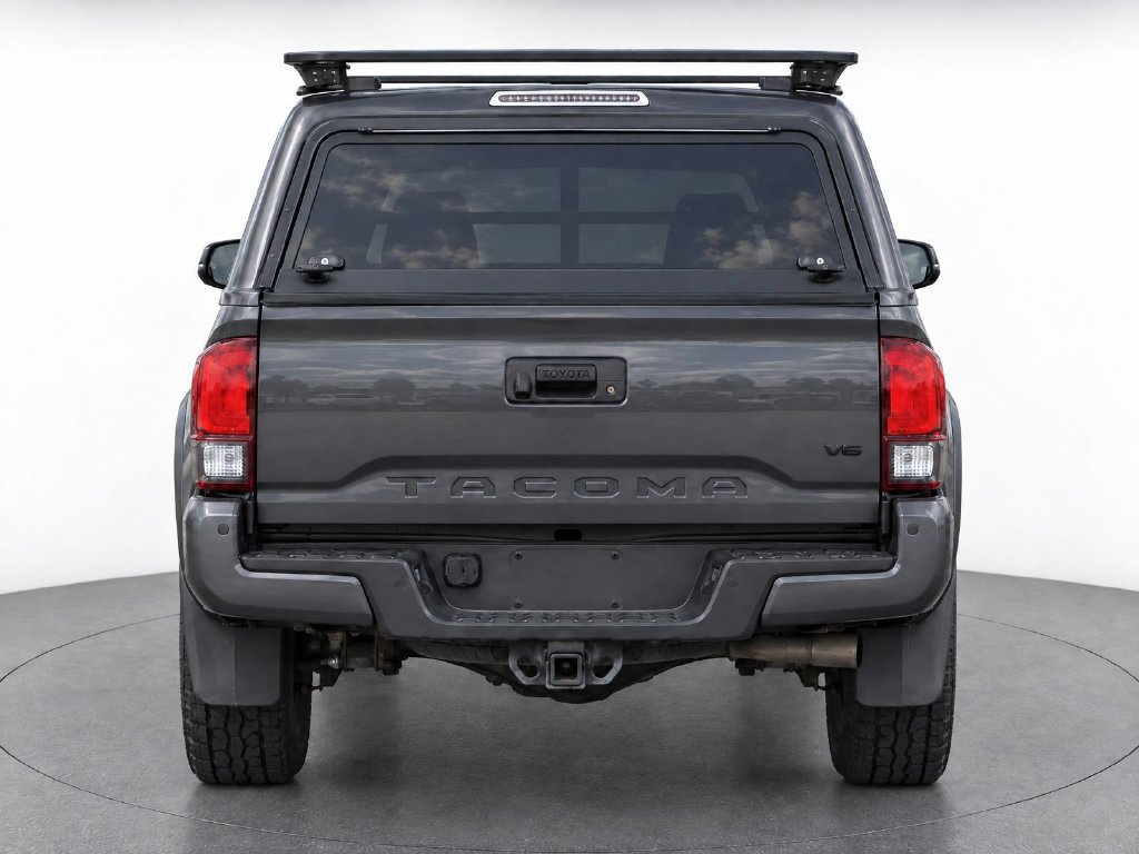 Used 2018 Toyota Tacoma TRD Sport w/ Technology Package AWD/4WD image 6
