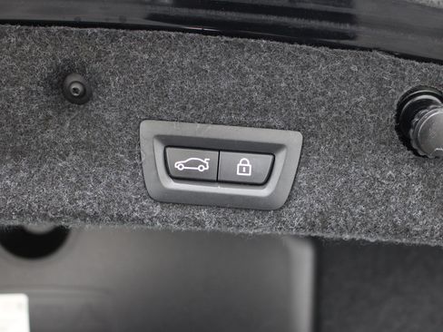 Used 2016 BMW 550i xDrive Sedan AWD/4WD image 25