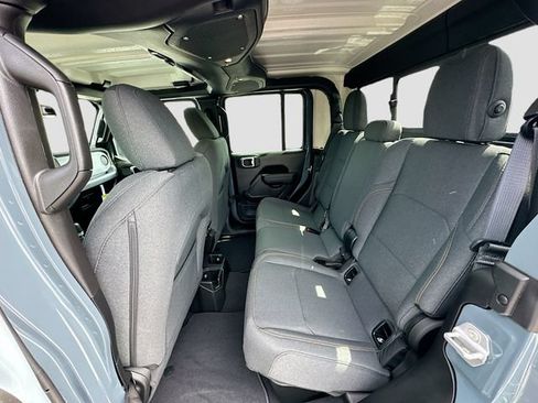 New 2026 Jeep Gladiator Sport AWD/4WD image 17