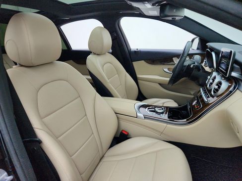 Used 2018 Mercedes-Benz C 300 Sedan image 30