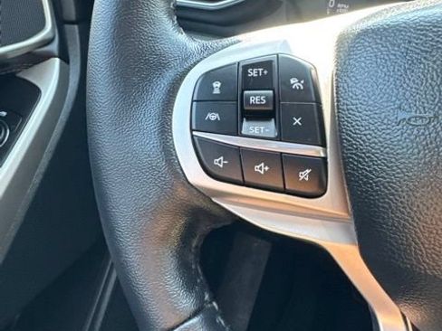 Used 2023 Ford Explorer XLT w/ Equipment Group 202A AWD/4WD image 14