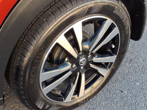 Used 2020 Nissan Kicks SV image 11