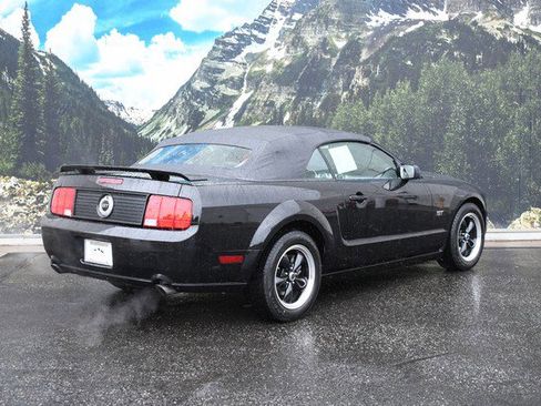 Used 2005 Ford Mustang GT Premium image 3