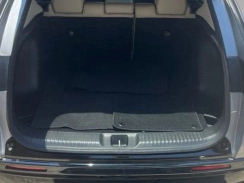 Used 2023 Honda HR-V EX-L image 2