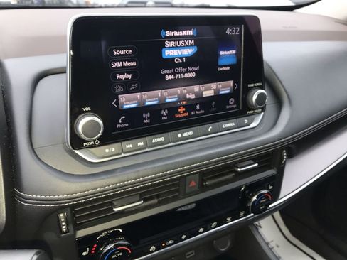 Used 2023 Nissan Rogue SV w/ SV Premium Package image 16