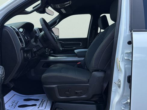 New 2026 RAM 3500 Big Horn AWD/4WD image 18