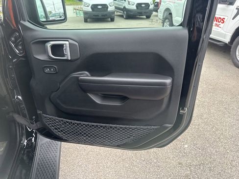 Used 2019 Jeep Wrangler Unlimited Sport S AWD/4WD image 47
