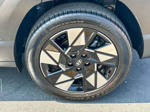 Used 2024 Hyundai Kona SEL FWD image 12