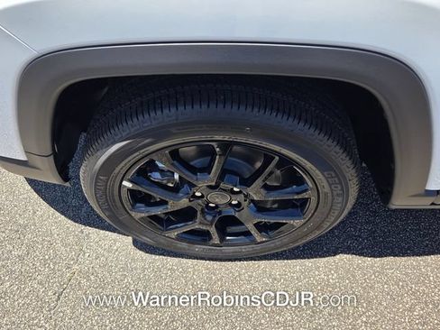 New 2026 Jeep Compass Latitude AWD/4WD image 17