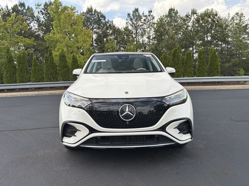 Used 2023 Mercedes-Benz EQE 350+ SUV w/ AMG Line Exterior Package image 10