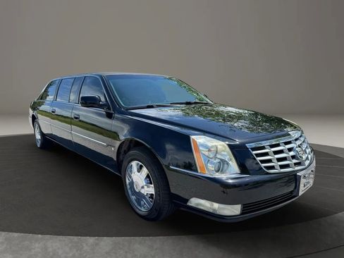 Used 2007 Cadillac DTS FWD image 2